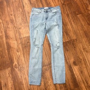 Articles of society size 28 light wash denim distressed skinny jeans
